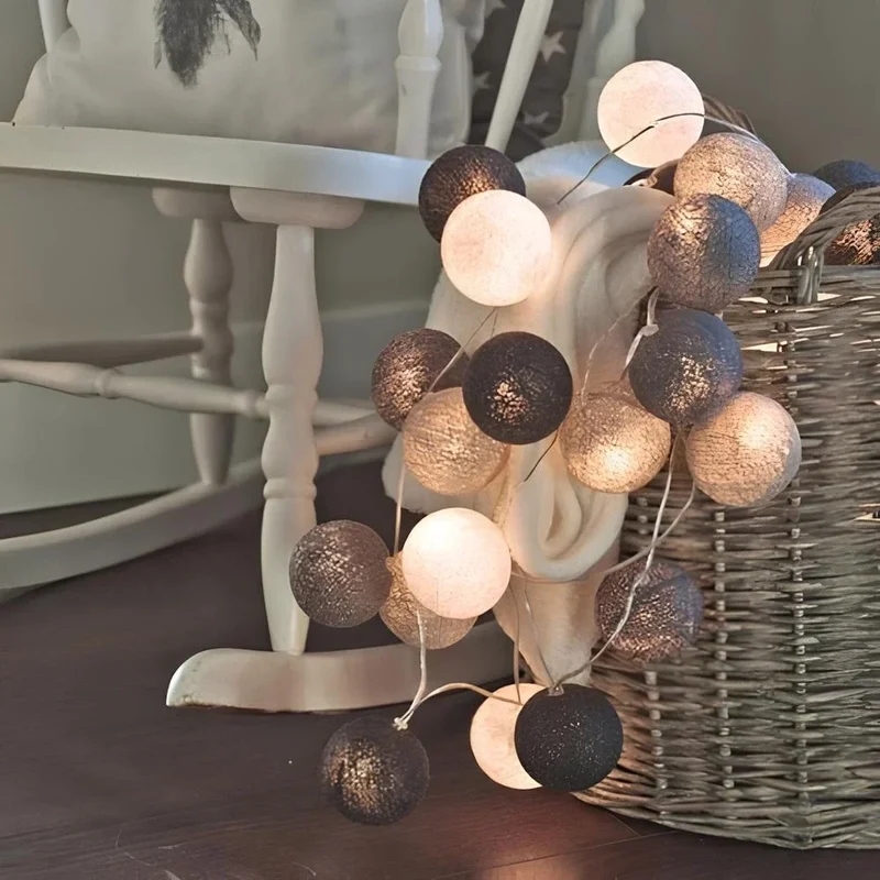 Snoerverlichting met katoenen bolletjes – tien kleursets, vijf lengtes