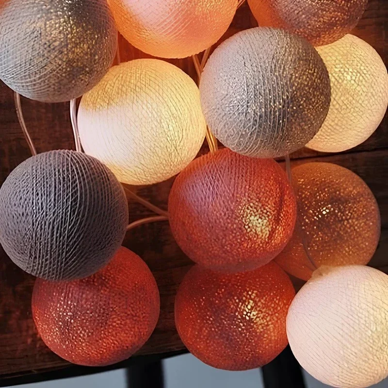 Snoerverlichting met katoenen bolletjes – tien kleursets, vijf lengtes