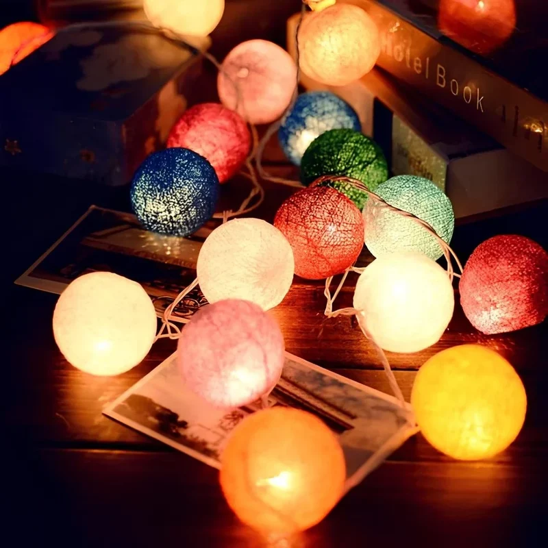 Snoerverlichting met katoenen bolletjes – tien kleursets, vijf lengtes