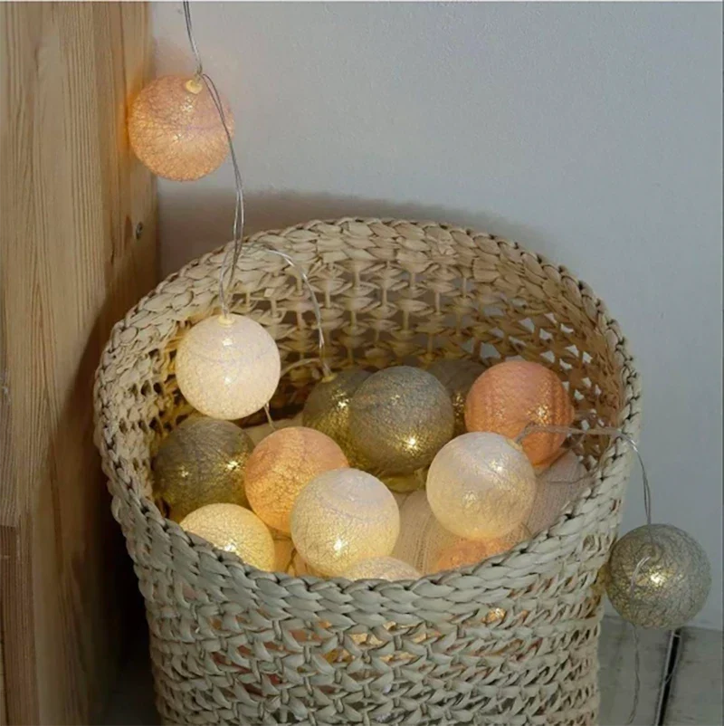 Snoerverlichting met katoenen bolletjes – tien kleursets, vijf lengtes
