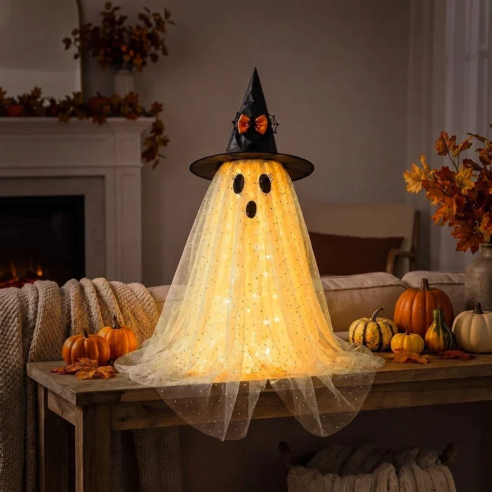 Verlicht halloweenspookje – glinsterende tule figuur met heksenhoed