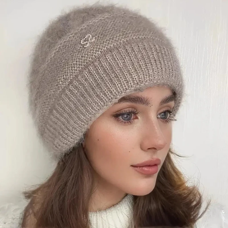 Comodo cappello invernale da donna in maglia per il massimo calore e stile.