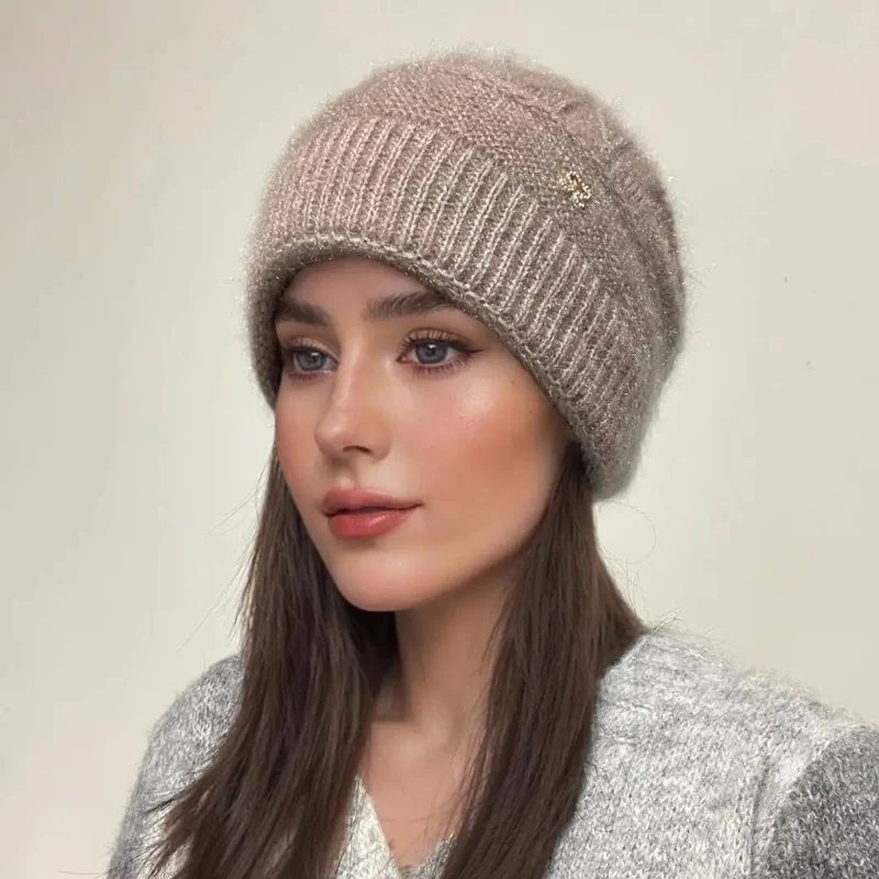 Comodo cappello invernale da donna in maglia per il massimo calore e stile.