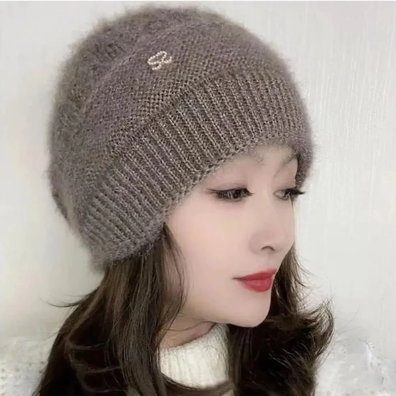 Comodo cappello invernale da donna in maglia per il massimo calore e stile.
