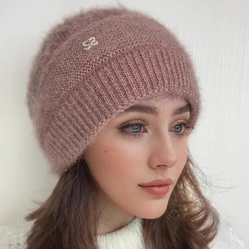 Comodo cappello invernale da donna in maglia per il massimo calore e stile.