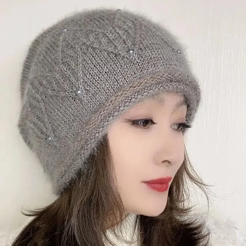 Comodo cappello invernale da donna in maglia per il massimo calore e stile.
