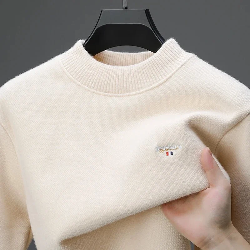 Valorizza il tuo stile con il pullover invernale di lusso da uomo: massimo comfort e calore.