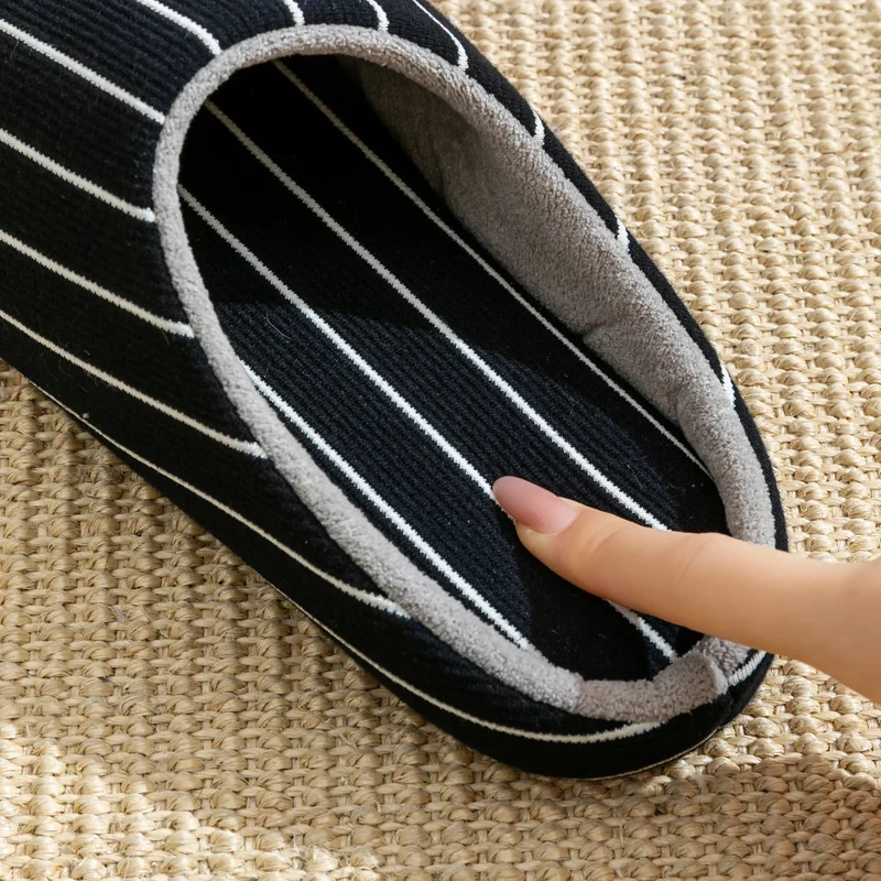 Pantofole da interno antiscivolo da uomo: comfort e stile per ogni casa