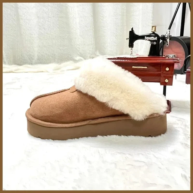 Eleganti pantofole da neve da donna in montone con calda fodera in lana per il massimo comfort.
