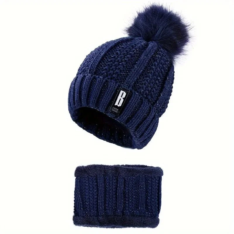 Rimani al caldo e alla moda con il nostro set di cappello invernale in maglia.