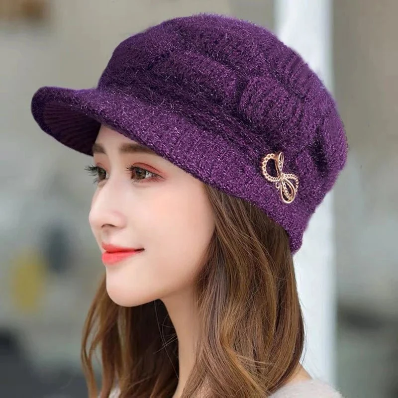 Comodo cappello invernale lavorato a maglia: calore e stile per mamma o nonna