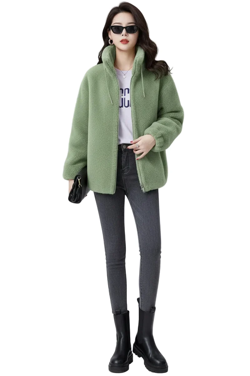 Cappotto invernale da donna in pile con collo alto e chiusura a zip, maniche lunghe.