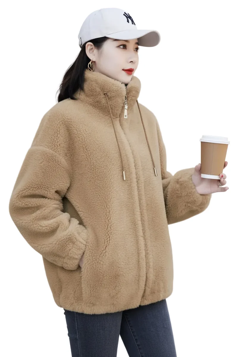 Cappotto invernale da donna in pile con collo alto e chiusura a zip, maniche lunghe.