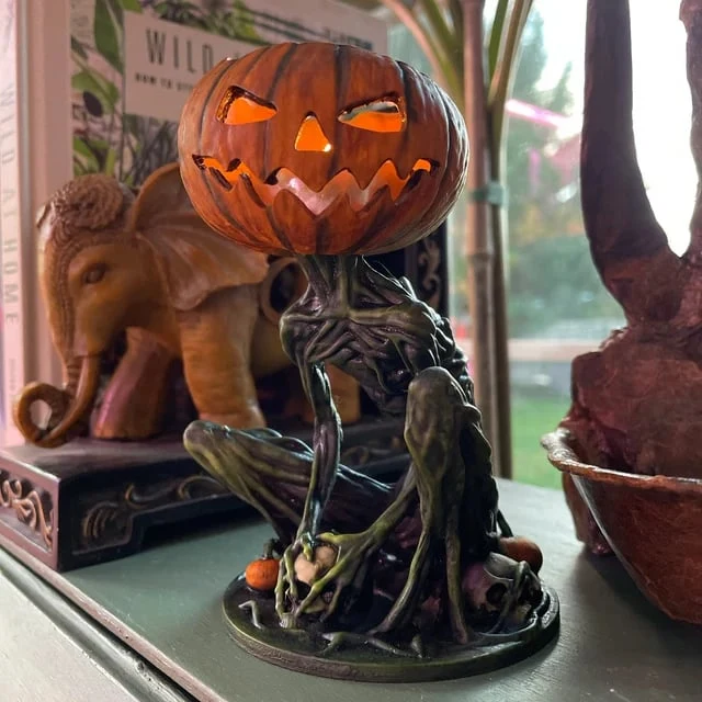 Halloweenfiguur – Pompoenman van gemalen marmer met ledlicht van binnen