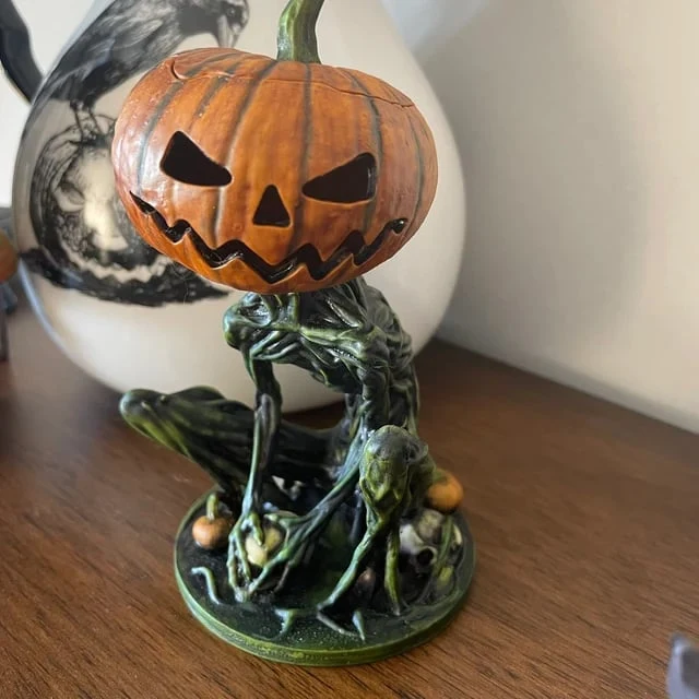 Halloweenfiguur – Pompoenman van gemalen marmer met ledlicht van binnen