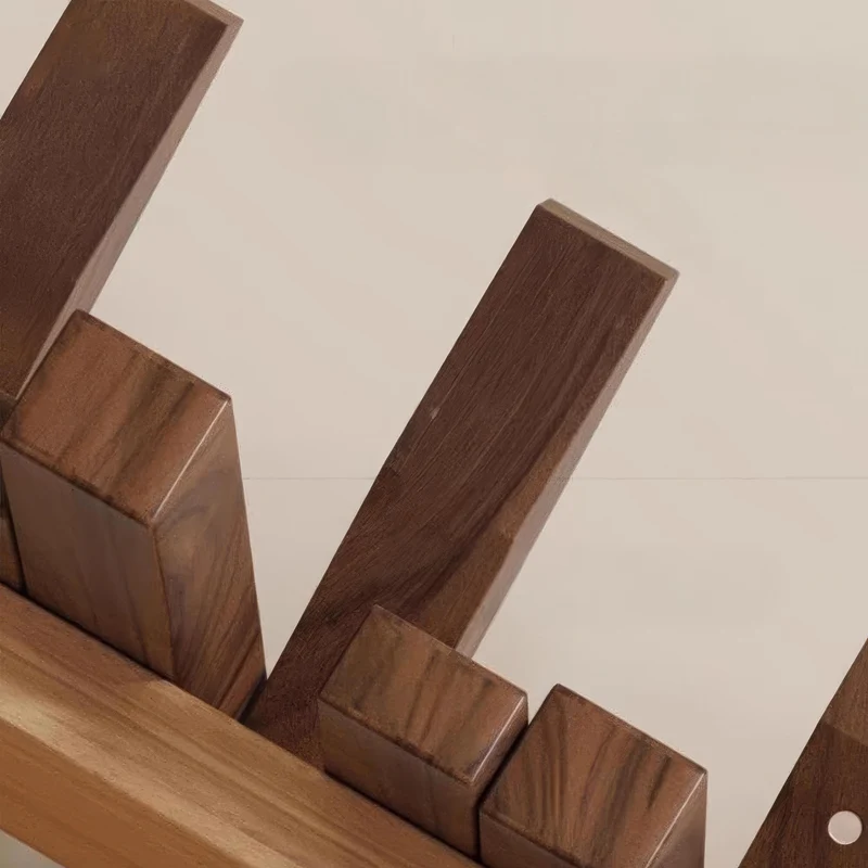 Kapstok van hout – Magnetische haken die je invouwt als ze leeg zijn