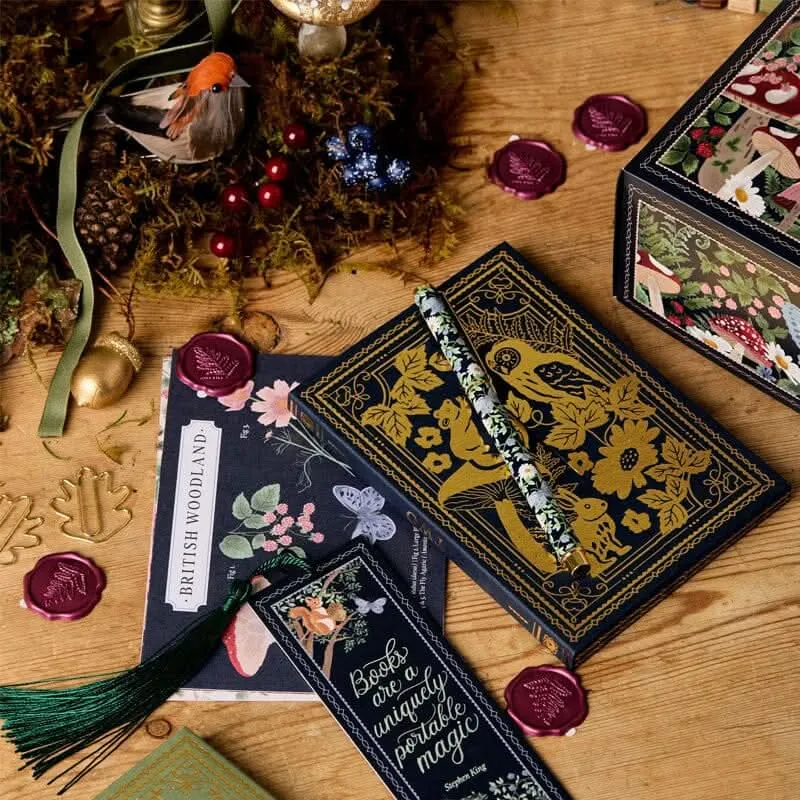 Adventskalender schrijfwaren – 24 deurtjes met notitieboek en pennen
