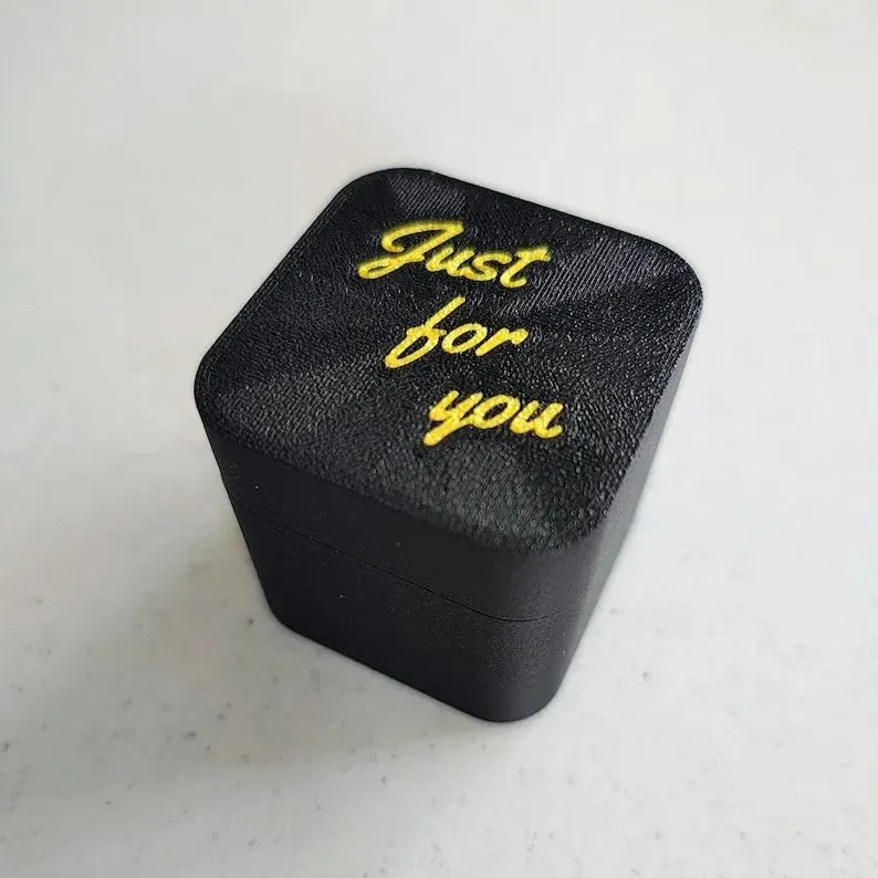 Grappig Cadeaudoosje – Magnetische Verrassing & Compact Design