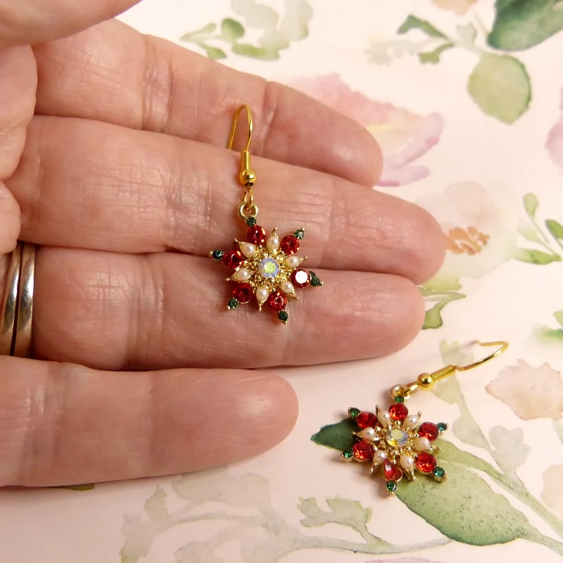 Noellea Sneeuwvlok & Kerstboom Oorbellen – Strass & Parel Design, Lichtgewicht & Feestelijk voor de Feestdagen
