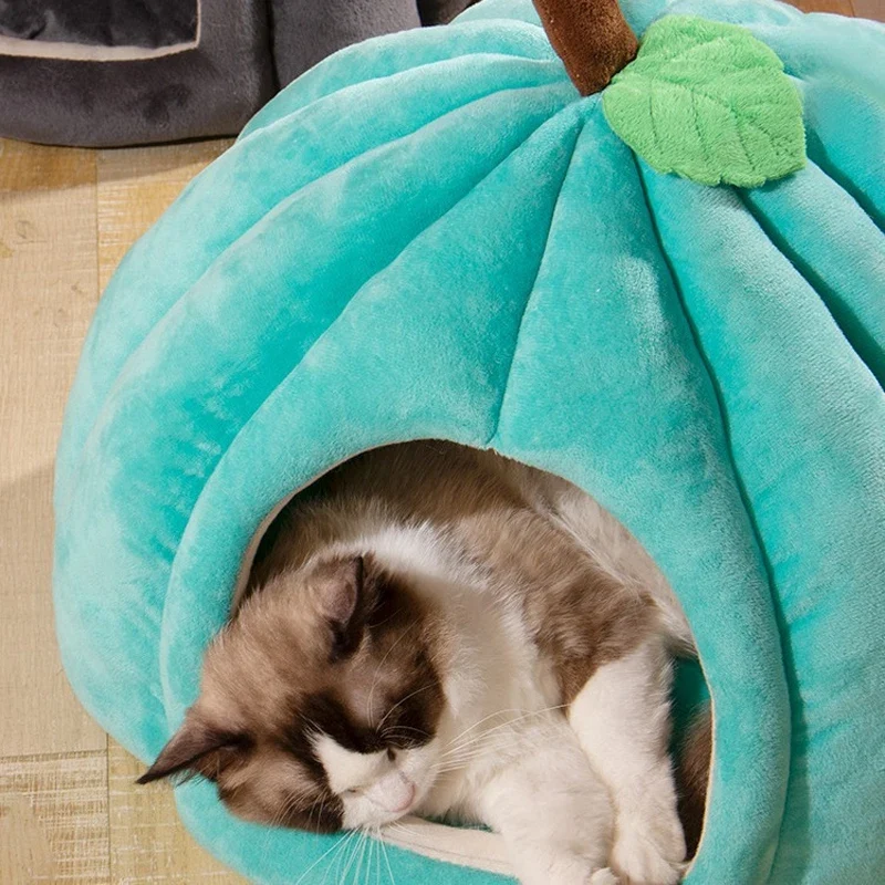 Kattenhuis in 3D Pompoenvorm – Warm, Antislip en Comfortabel voor Katten en Kleine Honden