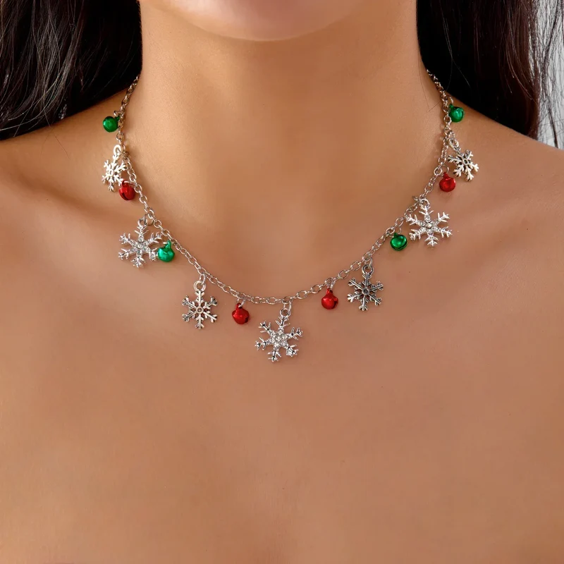 Aurevienne Kerstarmband – Verstelbare Armband met Sneeuwvlok & Belletjes, Feestelijk & Elegant Cadeau