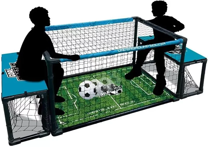 Campo Calcio "underground" con porte, panche e palla