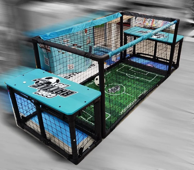 Campo Calcio "underground" con porte, panche e palla