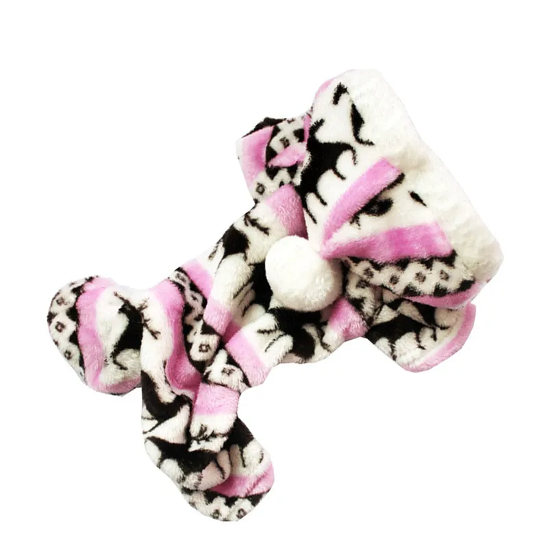 The New Autumn And Winter Snowflake Soft Fleece Dog Clothes Pet Dress Pattern Coral Velvet Deer Christmas Puppy Coat Four Ha