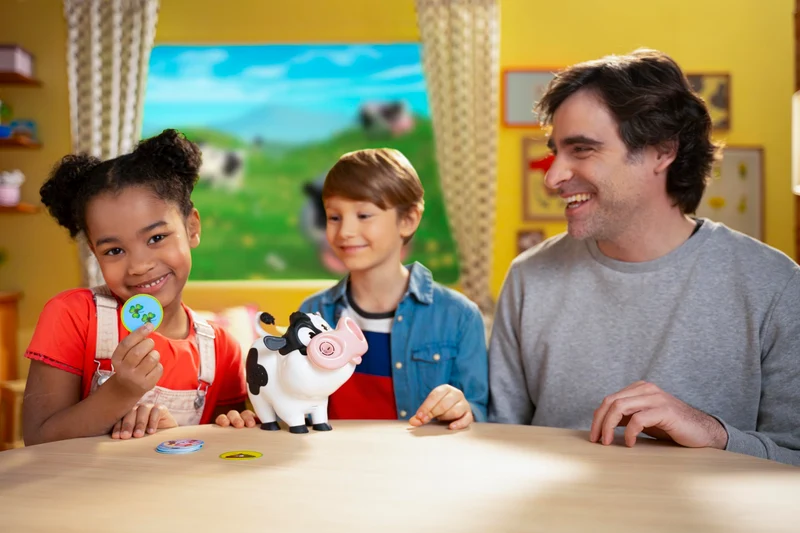 Goliath - MUU MUU ACHUU - Gioco in Scatola per Bambini dai 4 Ann - Mucca Simpatica che Fa Bolle con Suoni e Starnuto - Stimola i Riflessi - per 2-4 Giocatori - 20 Minuti, Versione Multilingue