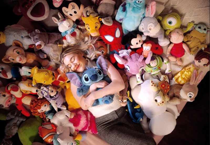 Disney Store peluche ufficiale medio per bambini Stitch, 38 cm, personaggio coccoloso con consistenza sfumata e dettagli ricamati, orecchie flessibili - per bimbi dai 0 anni in su