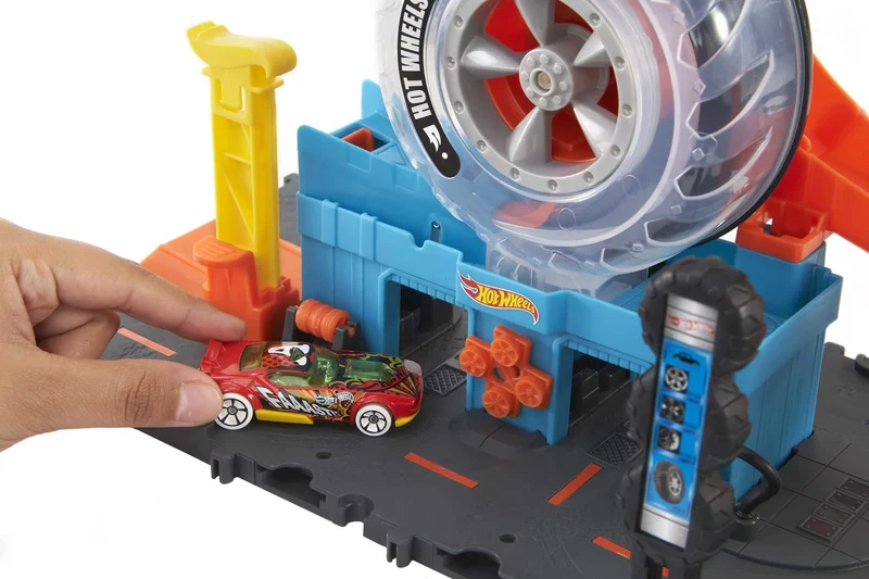 Hot Wheels City Pneumatici Super velocità, Playset Rampa per Macchinine tra Ruote in Autofficina, Include 1 Macchinina, Regalo Bambini 4-8 Anni, Hdp02, Multicolore, ‎17.46 x 34.93 x 40 cm