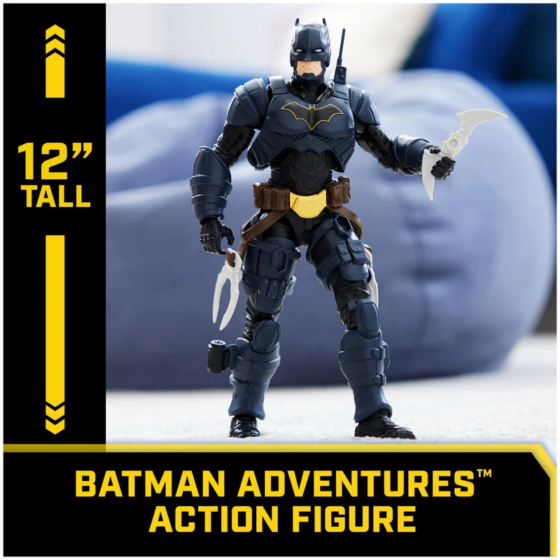 DC Comics, Action Figure Batman Adventures, Supereroe Giocattolo in Scala, Personaggio Alto 30 cm, con 16 Accessori e 17 Punti di Articolazione, Giochi per Bambini, 4+ Anni