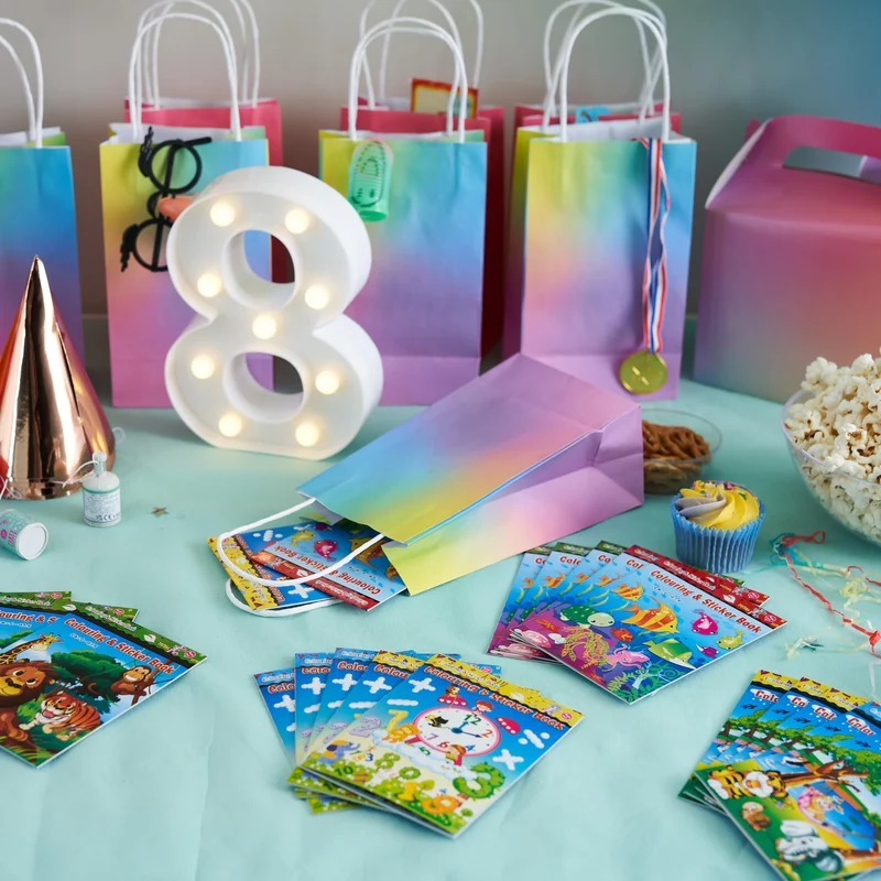 THE TWIDDLERS - 24 Mini Libri da Colorare con Adesivi per Bambini