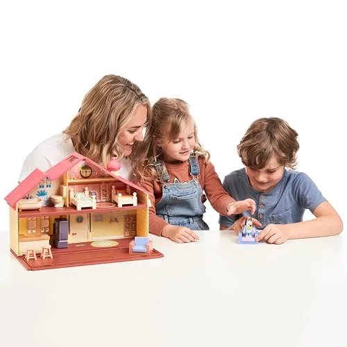 Bluey 13024, Heeler Family Home Play Set 1 Personaggio ufficiale Action Figure, Playhouse grande 4 camere, accessori per mobili e patio estraibile, Multicolore