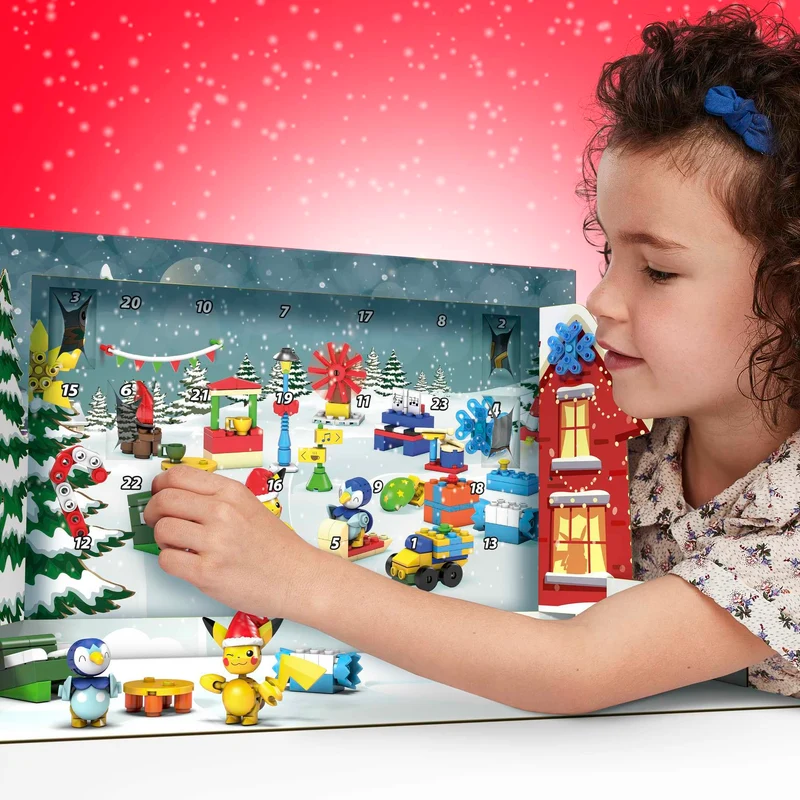 MEGA Pokémon - Calendario dell'Avvento, 24 sorprese natalizie a tema Pokémon da scoprire, include 2 Pokémon snodati da costruire, Pikachu e Piplup, giocattolo per bambini, 6+ anni, GYG99
