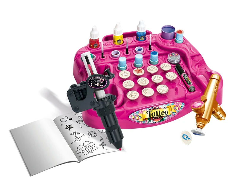 Clementoni Crazy Chic - Tattoo Studio, Gioco Creativo per Bambine di 6+ Anni, Kit Completo per Creare Tatuaggi Glitterati e Temporanei, Set con Tattoos Unici, Regalo Divertente e Colorato, 18602