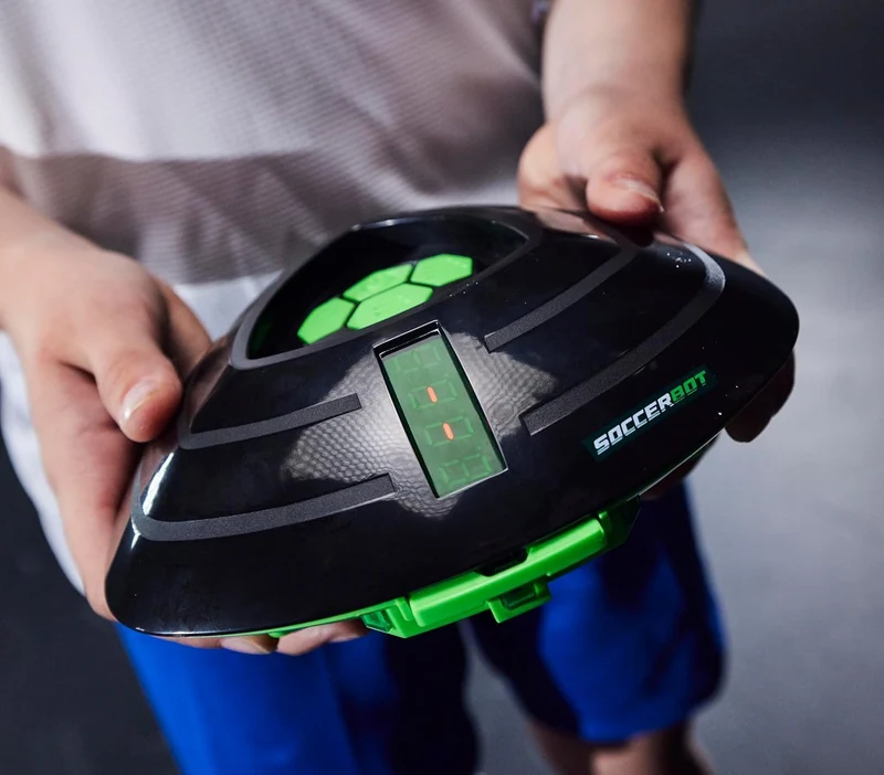 Giochi Preziosi SoccerBot - Pallone da Calcio Smart e Bot Interattivo, 3 Velocità, Giochi in Casa, Pallone per Bambini e Ragazzi, Allenamento Calcio, Gioco per Bambini dai 4 Anni