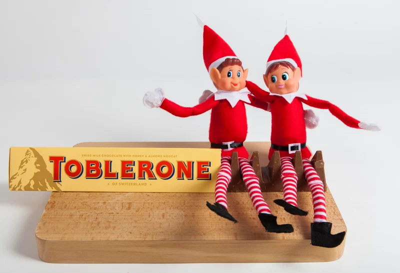 Toyland® Elves Behavin Badly 12 pollici ragazza elfo peluche con gambe lunghe, corpo morbido e testa in vinile - novità natalizie