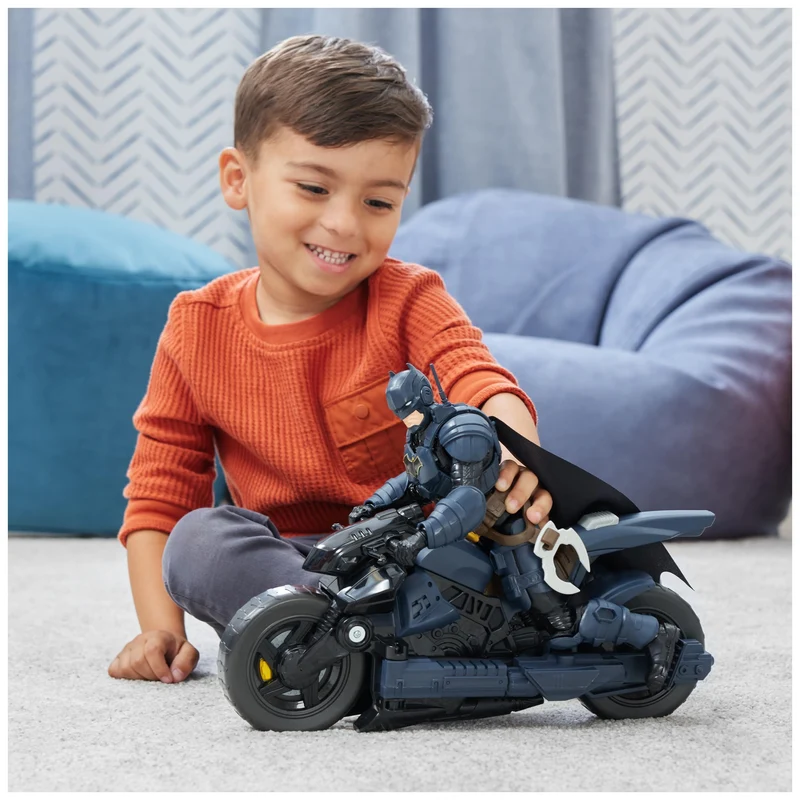 DC Comics, Veicolo Batman Adventures 2 in 1, Batcycle Trasformabile, Macchina Batman Compatibile con Tutte Le Action Figure Batman, Batmobile Trasformabile, Giochi per Bambini e Bambine, 4+ Anni