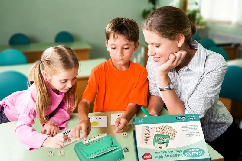 BOHS Juego de Ortografía en Italiano - Ve y Oculta la Ortografía - 60 Tarjetas Flash - Juguetes Educativos para el Aprendizaje de Idiomas en Preescolar