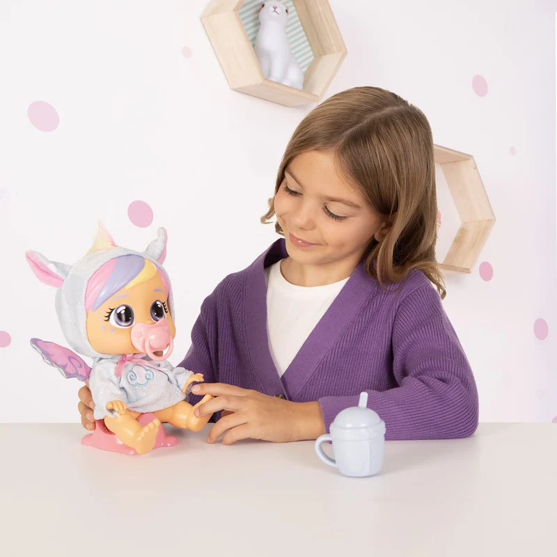 Cry Babies Loving Care Fantasy Jenna | Bambola interattiva che piange lacrime vere, con pigiama intercambiabili - Bambola giocattolo funzionale per bambini dai 18 mesi in su