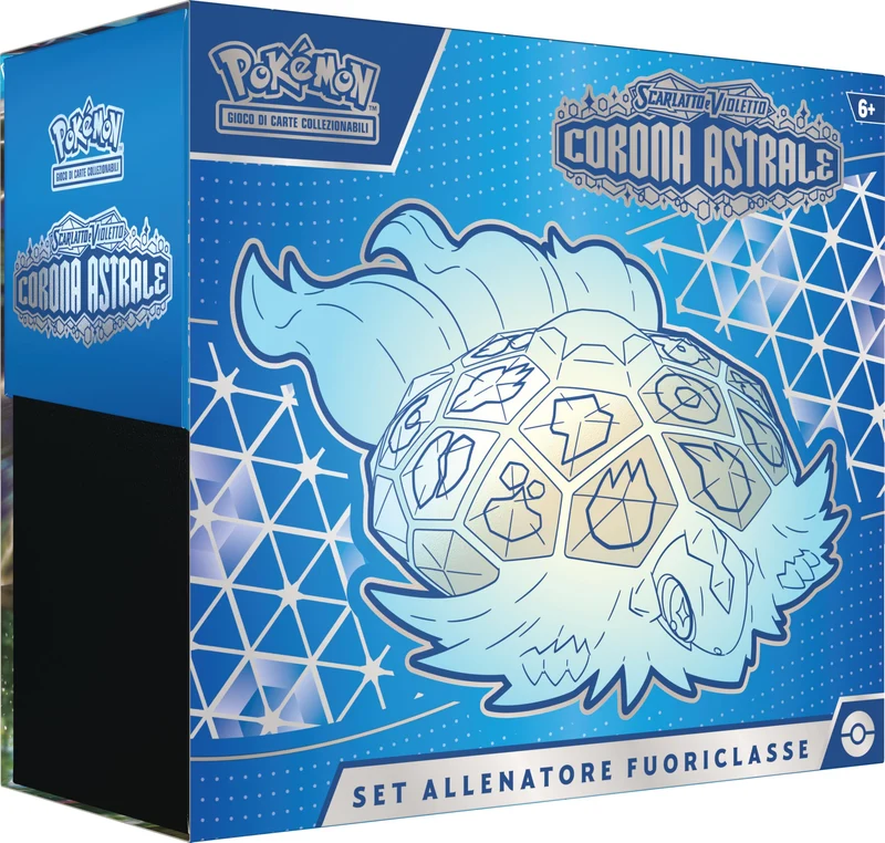 GCC Pokémon: set Allenatore Fuoriclasse dell’espansione Scarlatto e Violetto - Corona Astrale (una carta promozionale a figura intera, nove buste di espansione e accessori premium)