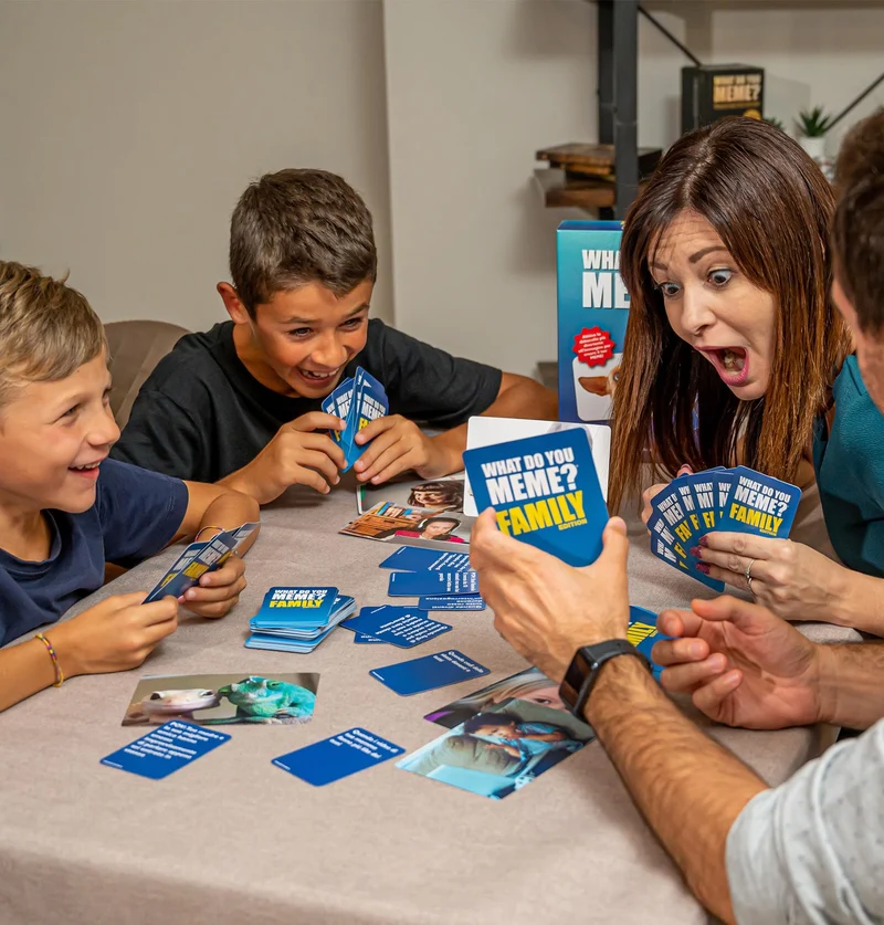 Rocco Giocattoli YAS Games - What Do You Meme Family - L'unico in Italiano