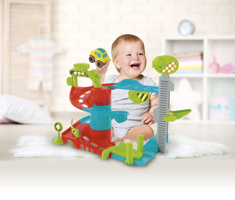 Baby Clementoni - Fun Garage Baby Track, Box e Pista Macchinine per Bambini 18+ Mesi, con 1 Macchinina, Gioco Prima Infanzia Made in Italy, Linea Play For Future, Stimola Manualità e Curiosità, 17404