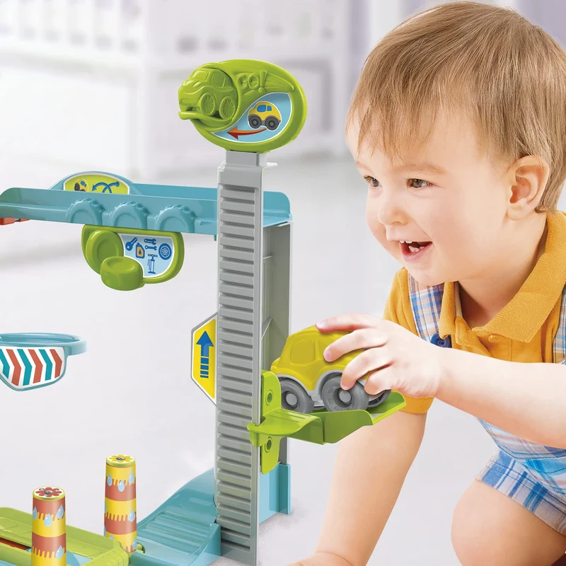 Baby Clementoni - Fun Garage Baby Track, Box e Pista Macchinine per Bambini 18+ Mesi, con 1 Macchinina, Gioco Prima Infanzia Made in Italy, Linea Play For Future, Stimola Manualità e Curiosità, 17404