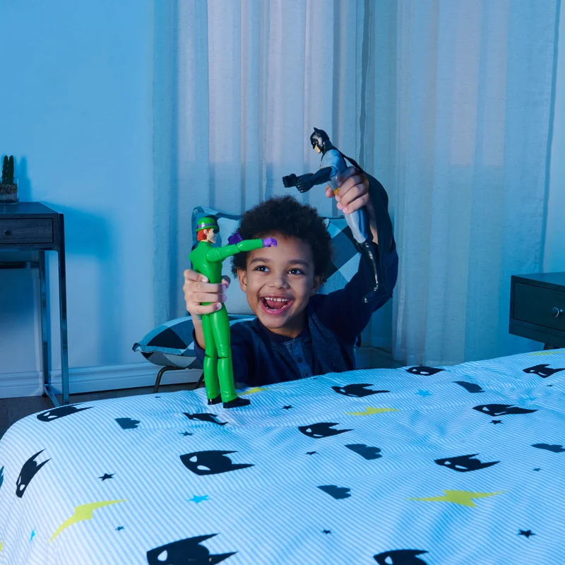 dc comics | BATMAN | Personaggio Batman in scala 30 cm con decorazioni originali, mantello e 11 punti di articolazione - Giocattoli per bambini e bambine dai 3 anni