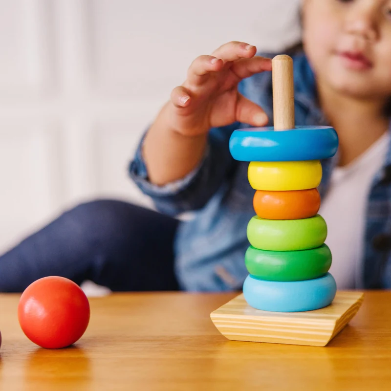 Melissa & Doug Gioco Torre Bambini con Anelli Impilabili Arcobaleno in Legno | Piramide | Incastri Educativi | Giochini Regalo 18 Mesi