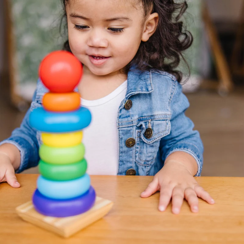 Melissa & Doug Gioco Torre Bambini con Anelli Impilabili Arcobaleno in Legno | Piramide | Incastri Educativi | Giochini Regalo 18 Mesi