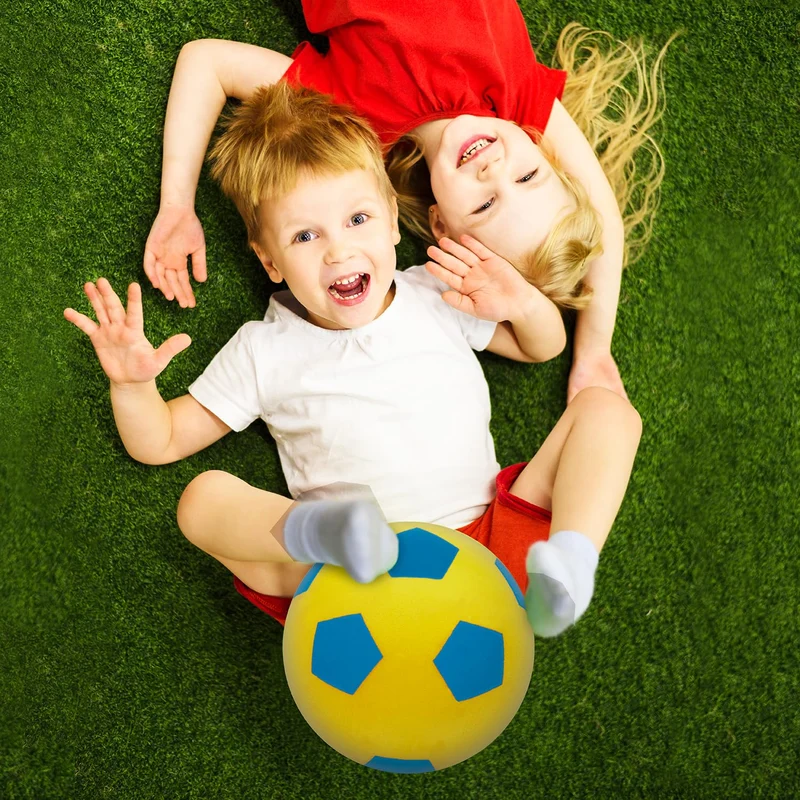 Mondo Toys - SOFT FOOTBALL 200 - Pallone di spugna diametro 20 cm - 1 palla morbida - colori misti - 07852