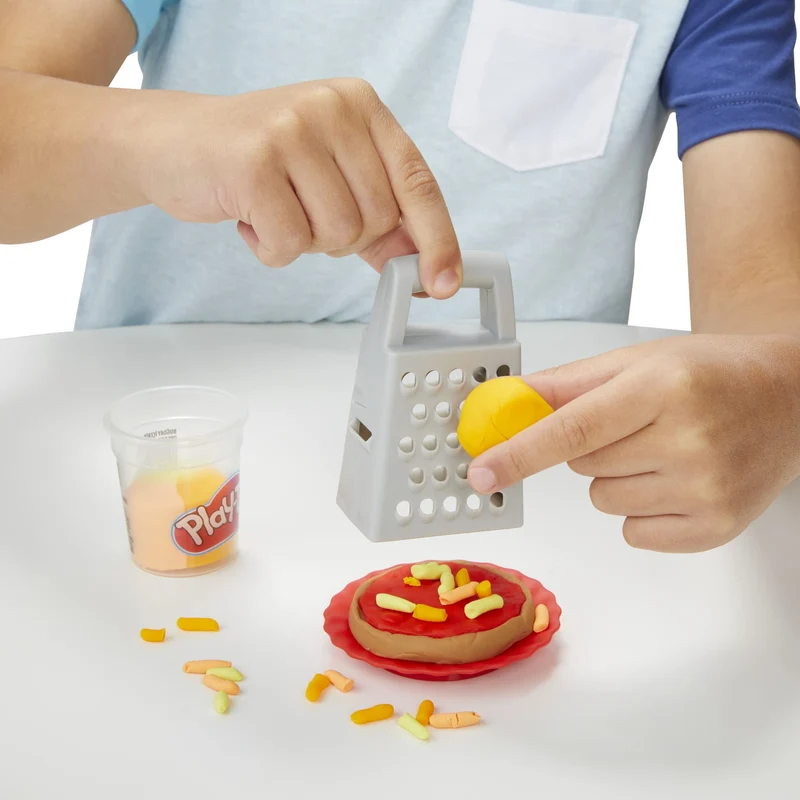 Play-Doh Kitchen Creations - La Pizzeria, playset con 6 vasetti di Pasta modellabile e 8 Accessori